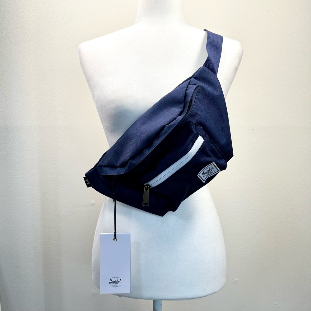 Herschel Supply Company Peacoat Navy Belt Bag NWT - Picture 2 of 15